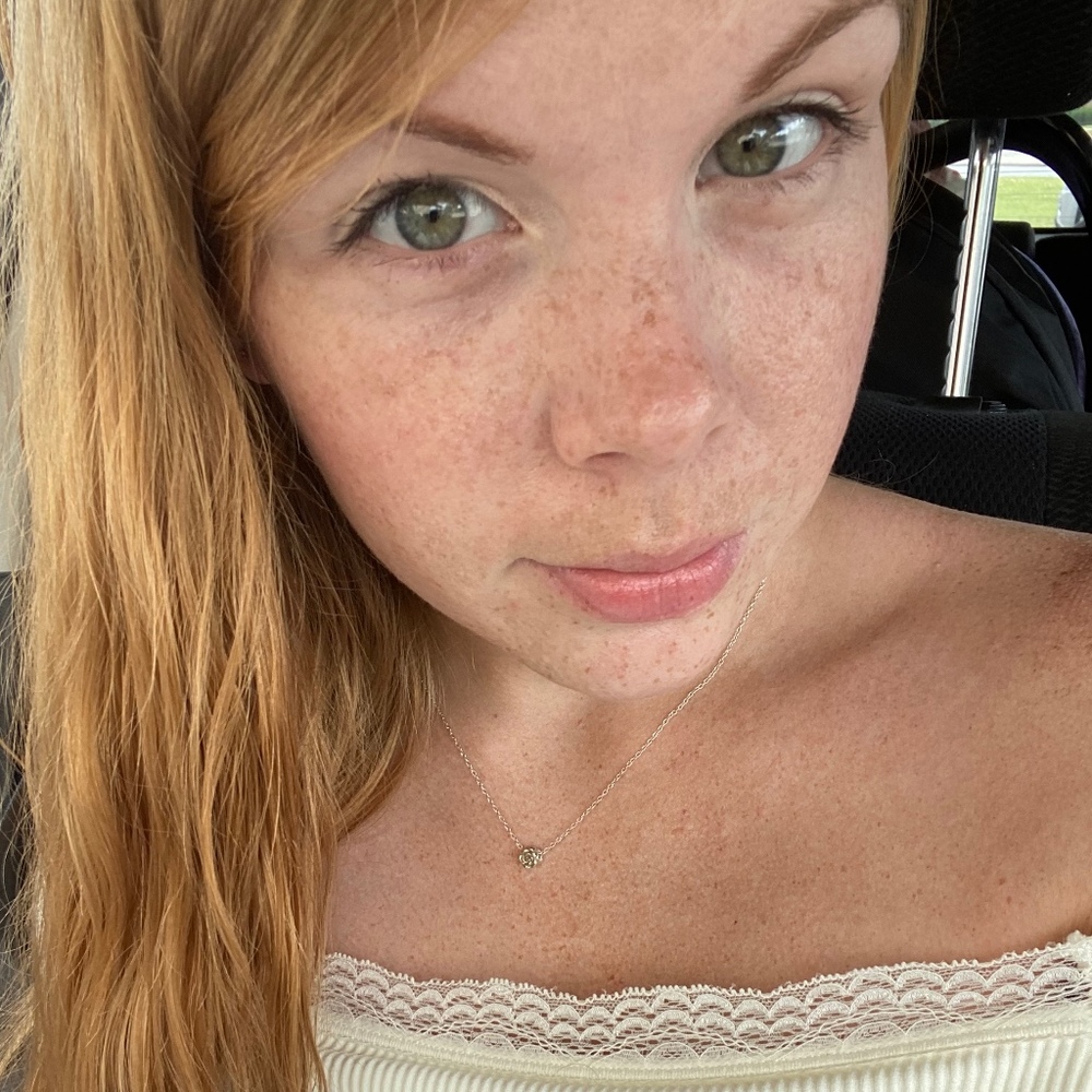 Meet your Posher, Kayla